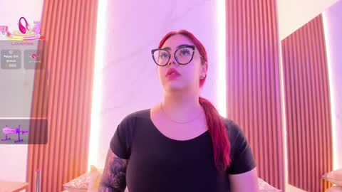 Snapshot of juicy_led_ chatting on 02.24.25 Juicy online show from 02.24.25