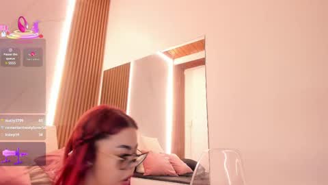 Snapshot of juicy_led_ chatting on 03.03.25 Juicy online show from 03.03.25