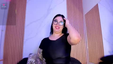 Snapshot of juicy_led_ chatting on 10.22.25 Juicy online show from 10.22.25