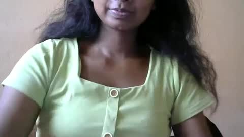 Snapshot of juicy_pretty chatting on 03.05.25 stellah online show from 03.05.25