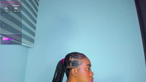 Snapshot of juicy_sky chatting on 02.19.26 Your Paradise online show from 02.19.26