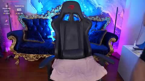 Snapshot of juicyberryy chatting on 10.08.25 Milana online show from 10.08.25