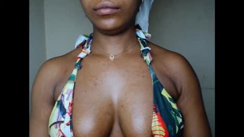 Snapshot of juicycuntx chatting on 09.09.25 juicycuntx online show from 09.09.25