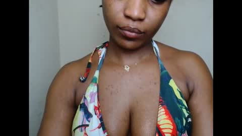 Snapshot of juicycuntx chatting on 09.09.25 juicycuntx online show from 09.09.25