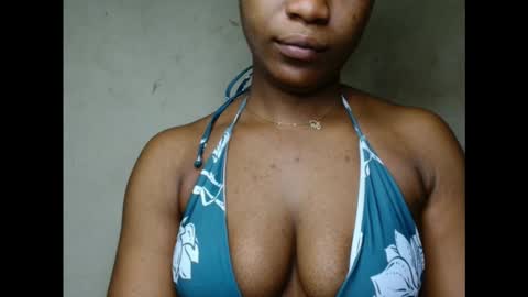 Snapshot of juicycuntx chatting on 10.01.25 juicycuntx online show from 10.01.25