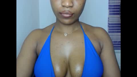 Snapshot of juicycuntx chatting on 10.11.25 juicycuntx online show from 10.11.25