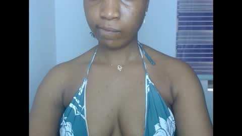 Snapshot of juicycuntx chatting on 10.15.25 juicycuntx online show from 10.15.25