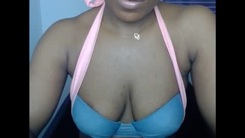 Snapshot of juicycuntx chatting on 10.22.25 juicycuntx online show from 10.22.25