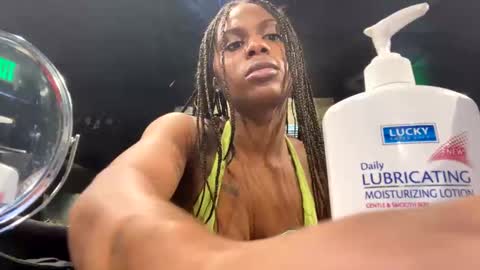 JuicyExotic online show from 01.31.25