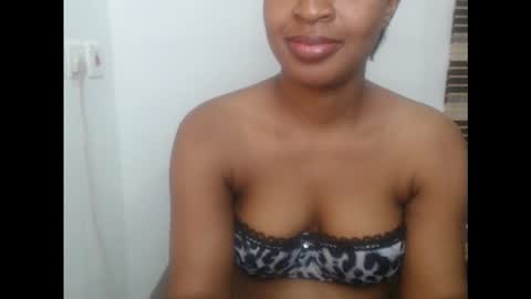Snapshot of juicykinkx chatting on 10.12.25 juicykinkx online show from 10.12.25