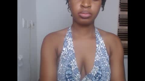 Snapshot of juicykinkx chatting on 10.19.25 juicykinkx online show from 10.19.25