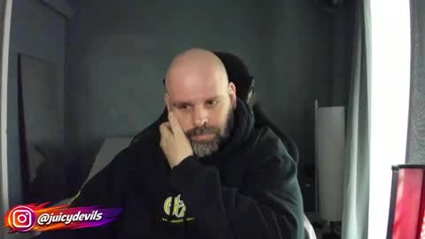 Snapshot of juicylounge chatting on 04.16.26 JuicyLounge online show from 04.16.26