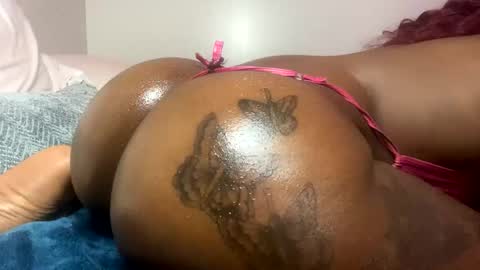 juicyy_mochaa online show from 01.17.26