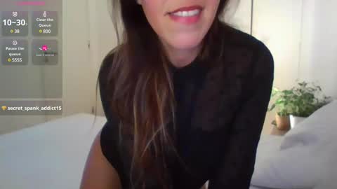 Snapshot of jujubaeu chatting on 02.07.25 Juju online show from 02.07.25