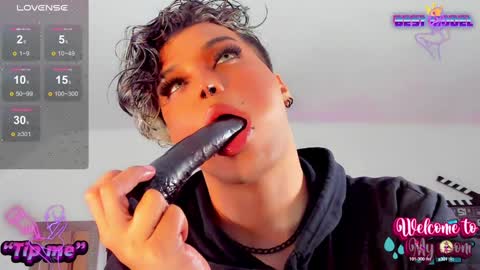 Jujubee online show from 12.14.24