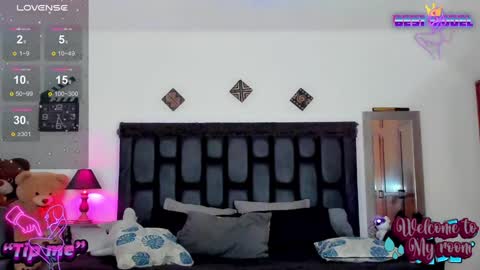 Jujubee online show from 01.11.25