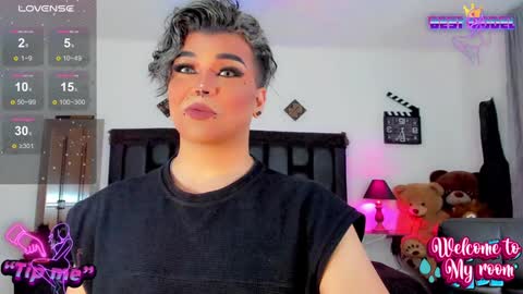 Jujubee online show from 01.12.25