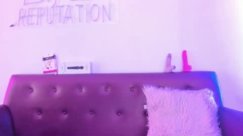 juleejoel online show from 02.24.25