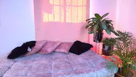 Jules and Gia online show from 11.09.25