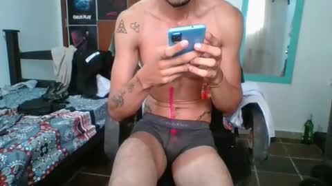 Snapshot of julfigo chatting on 12.22.24 Julfigo online show from 12.22.24