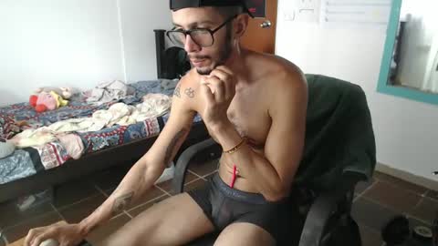 Snapshot of julfigo chatting on 01.16.25 Julfigo online show from 01.16.25