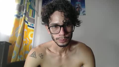 Snapshot of julfigo chatting on 02.21.25 Julfigo online show from 02.21.25