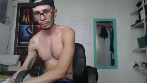 Snapshot of julfigo chatting on 03.11.25 Julfigo online show from 03.11.25