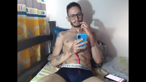 Snapshot of julfigo chatting on 10.19.25 Julfigo online show from 10.19.25