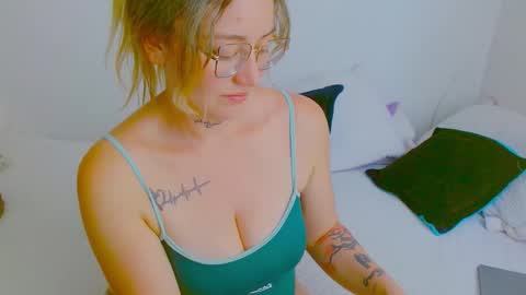  Juliana Torres  online show from 02.04.26