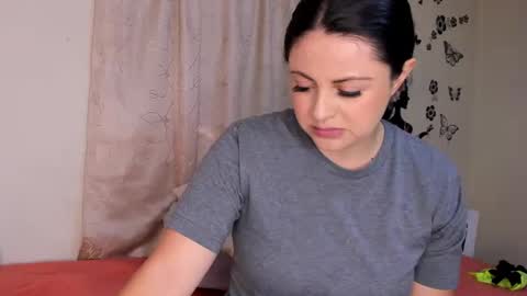 Juli online show from 03.11.25