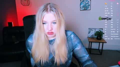 Snapshot of juli_kisss chatting on 12.30.24 juli kisss online show from 12.30.24