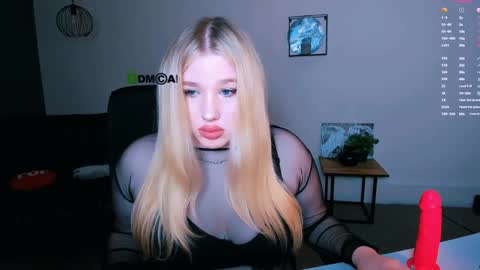 Snapshot of juli_kisss chatting on 01.04.25 juli kisss online show from 01.04.25