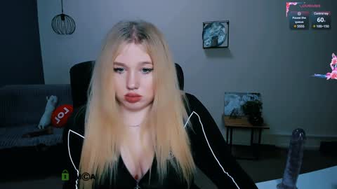 Snapshot of juli_kisss chatting on 01.19.25 juli kisss online show from 01.19.25