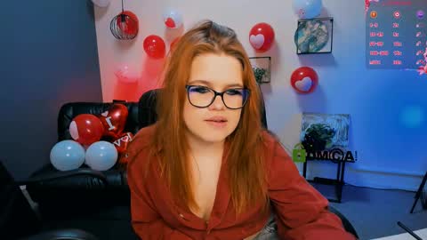 Snapshot of juli_kisss chatting on 02.17.25 juli kisss online show from 02.17.25