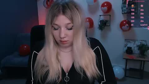 Snapshot of juli_kisss chatting on 02.24.25 juli kisss online show from 02.24.25