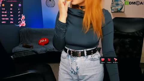 Snapshot of juli_kisss chatting on 03.11.25 juli kisss online show from 03.11.25