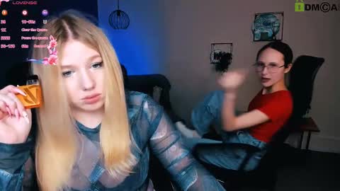 Snapshot of juli_kisss chatting on 03.12.25 juli kisss online show from 03.12.25
