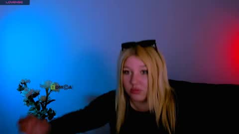 juli kisss online show from 06.10.26