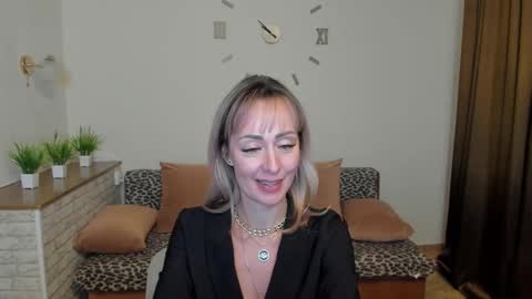 Snapshot of julia__cherry_ chatting on 12.07.24 julia__cherry_ online show from 12.07.24