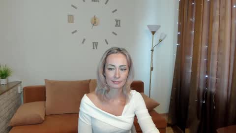 Snapshot of julia__cherry_ chatting on 12.28.24 julia__cherry_ online show from 12.28.24