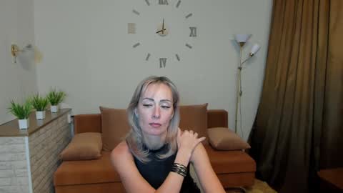 Snapshot of julia__cherry_ chatting on 01.16.25 julia__cherry_ online show from 01.16.25