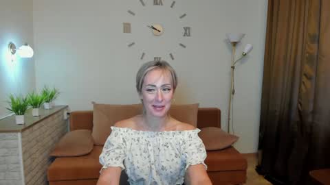 Snapshot of julia__cherry_ chatting on 01.17.25 julia__cherry_ online show from 01.17.25