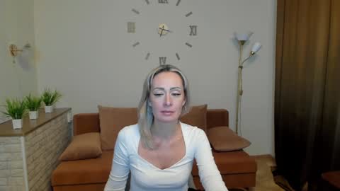 Snapshot of julia__cherry_ chatting on 01.22.25 julia__cherry_ online show from 01.22.25