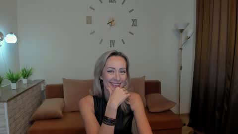 Snapshot of julia__cherry_ chatting on 02.08.25 julia__cherry_ online show from 02.08.25