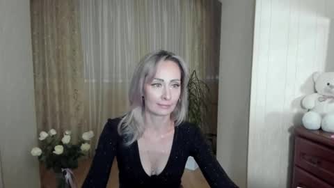 Snapshot of julia__cherry_ chatting on 02.12.25 julia__cherry_ online show from 02.12.25