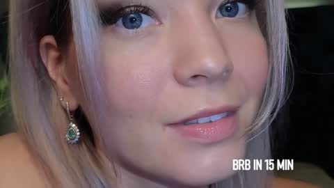 Snapshot of julia_cute_ chatting on 12.20.24 Cute online show from 12.20.24