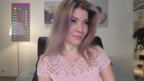 Snapshot of julia_cute_ chatting on 12.23.24 Cute online show from 12.23.24