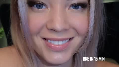 Snapshot of julia_cute_ chatting on 12.26.24 Cute online show from 12.26.24
