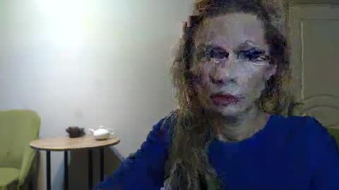 julia_giulia online show from 01.14.25