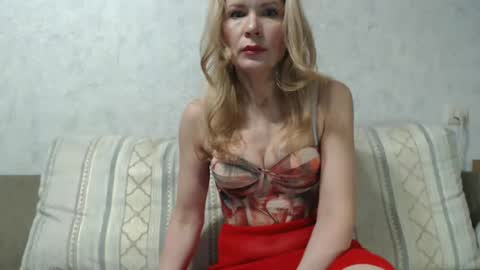 julia_giulia online show from 02.12.25